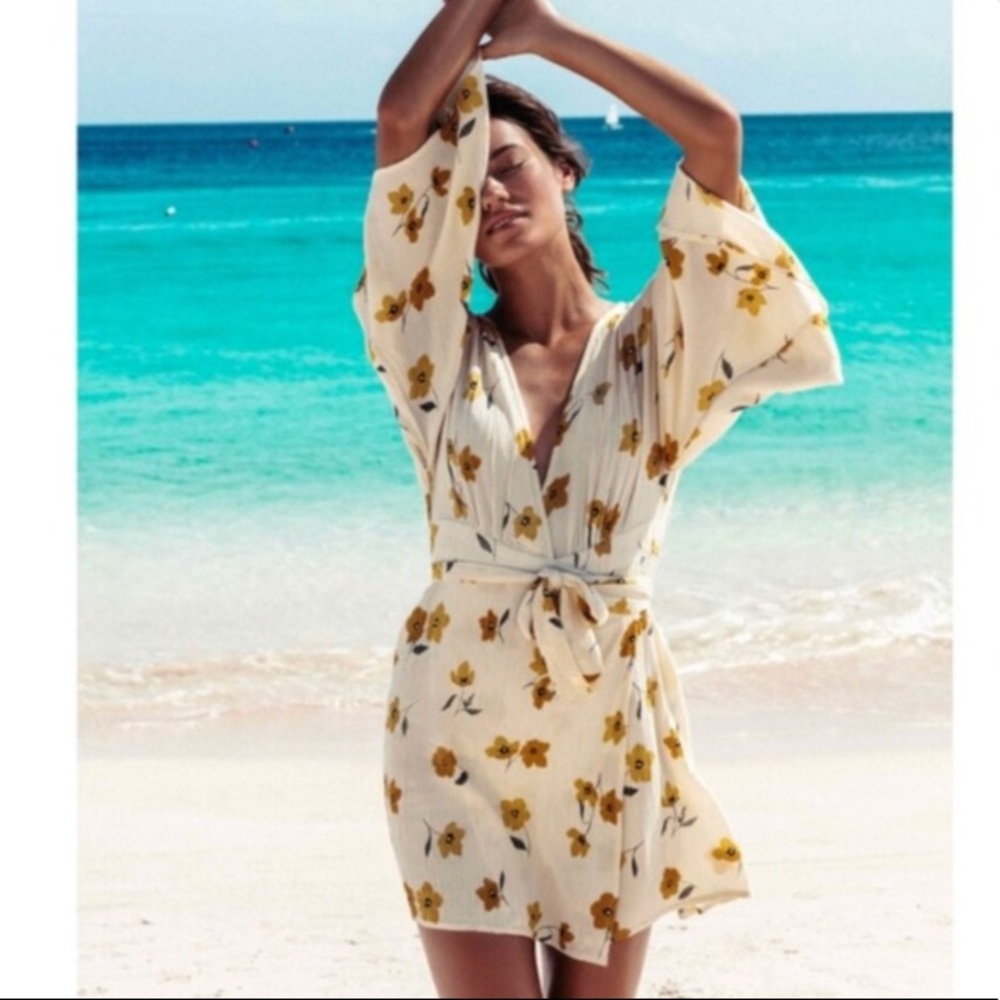 Relax on high plunging dress